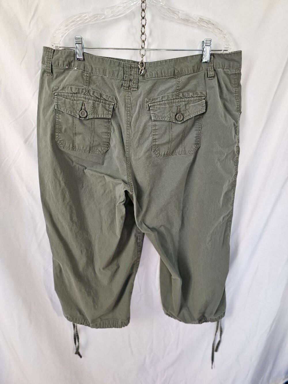 Green Cotton Capri - Picture 3 of 7